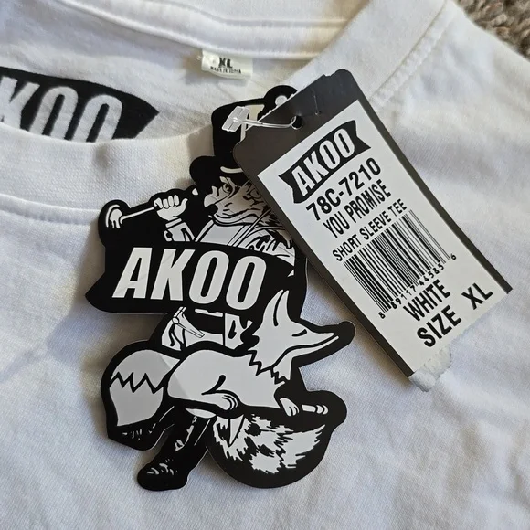 Rare Akoo Graphic Tee with Young Man On His Knee - Picture 3 of 6